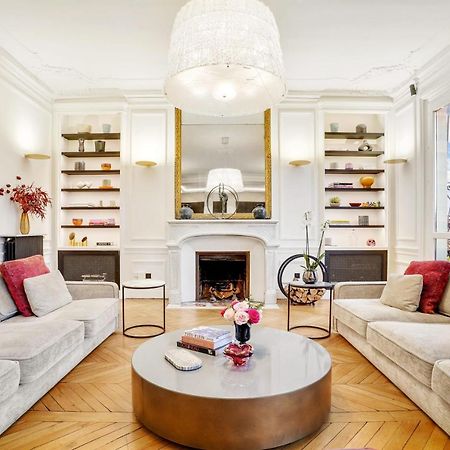 Magnificent Luxury Penthouse Apartment In A Prestigious Neighborhood Of Paris With A Eiffel Tower View From Balcony Short Walk To Palais Galliera And Avenue Montaigne Fashion Stores Екстер'єр фото