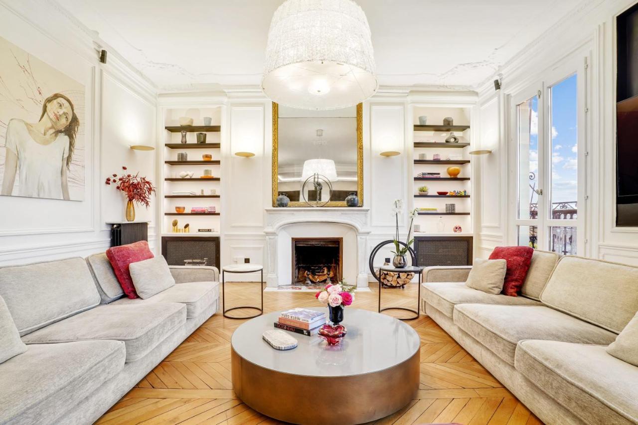 Magnificent Luxury Penthouse Apartment In A Prestigious Neighborhood Of Paris With A Eiffel Tower View From Balcony Short Walk To Palais Galliera And Avenue Montaigne Fashion Stores Екстер'єр фото