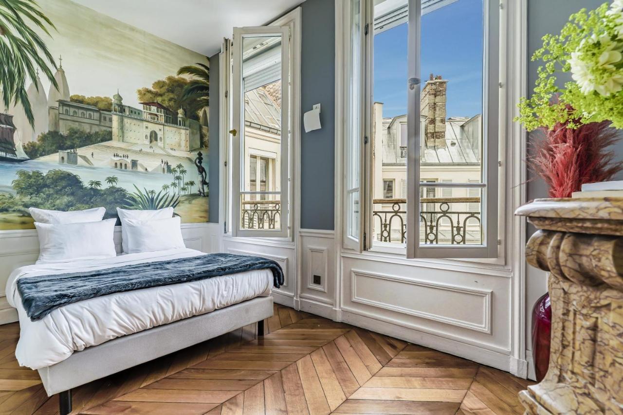 Magnificent Luxury Penthouse Apartment In A Prestigious Neighborhood Of Paris With A Eiffel Tower View From Balcony Short Walk To Palais Galliera And Avenue Montaigne Fashion Stores Екстер'єр фото