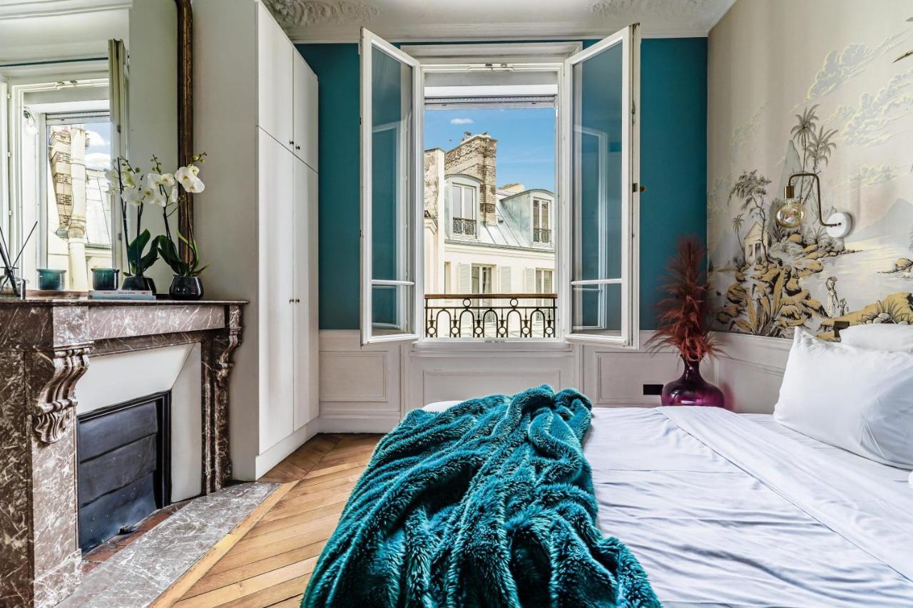 Magnificent Luxury Penthouse Apartment In A Prestigious Neighborhood Of Paris With A Eiffel Tower View From Balcony Short Walk To Palais Galliera And Avenue Montaigne Fashion Stores Екстер'єр фото